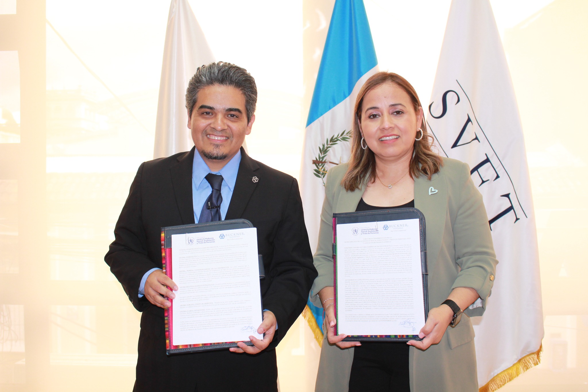 Firma de convenio – SBS – Buckner